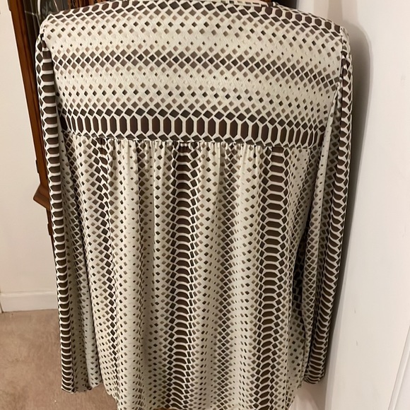 BCBGMAXAZRIA Blouse, Size M - Picture 5 of 7